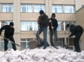 «Трудовой десант» расчистит дорогу весне!